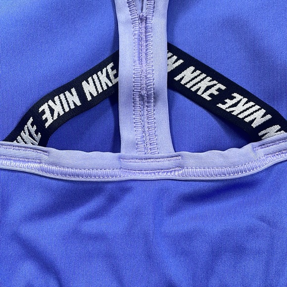 Nike Padded Strappy Back Sports Bra - Picture 4 of 6